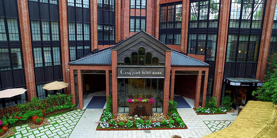 心日源運(yùn)用碳?xì)渲评鋭?duì)酒店冷水機(jī)組進(jìn)行改造后，年省十余萬(wàn)電費(fèi)