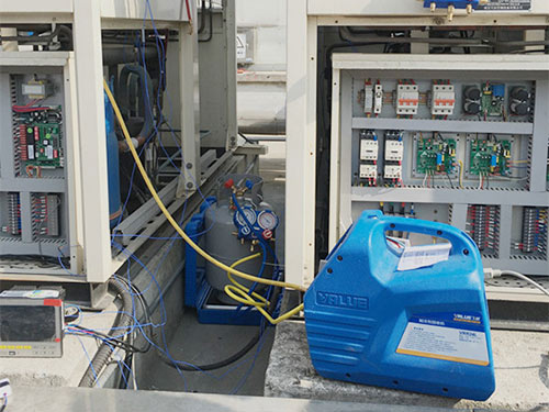 碳氫制冷劑節能改造施工現場